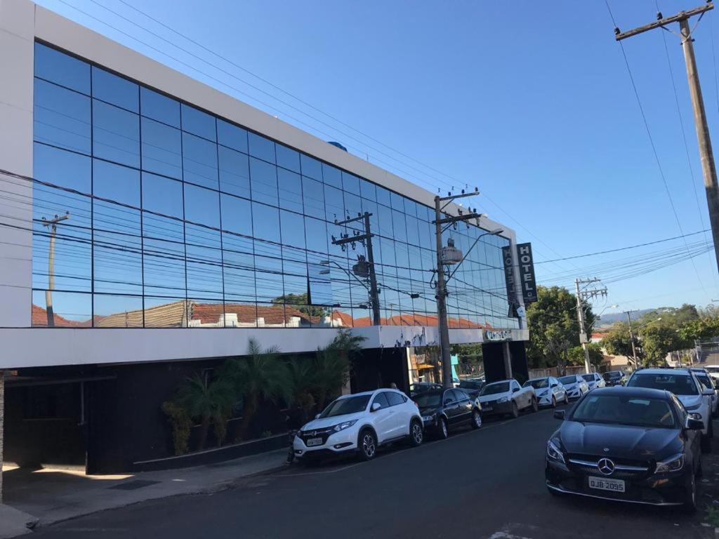 Hotel E Restaurante Canta Galo Jacarezinho Exterior foto